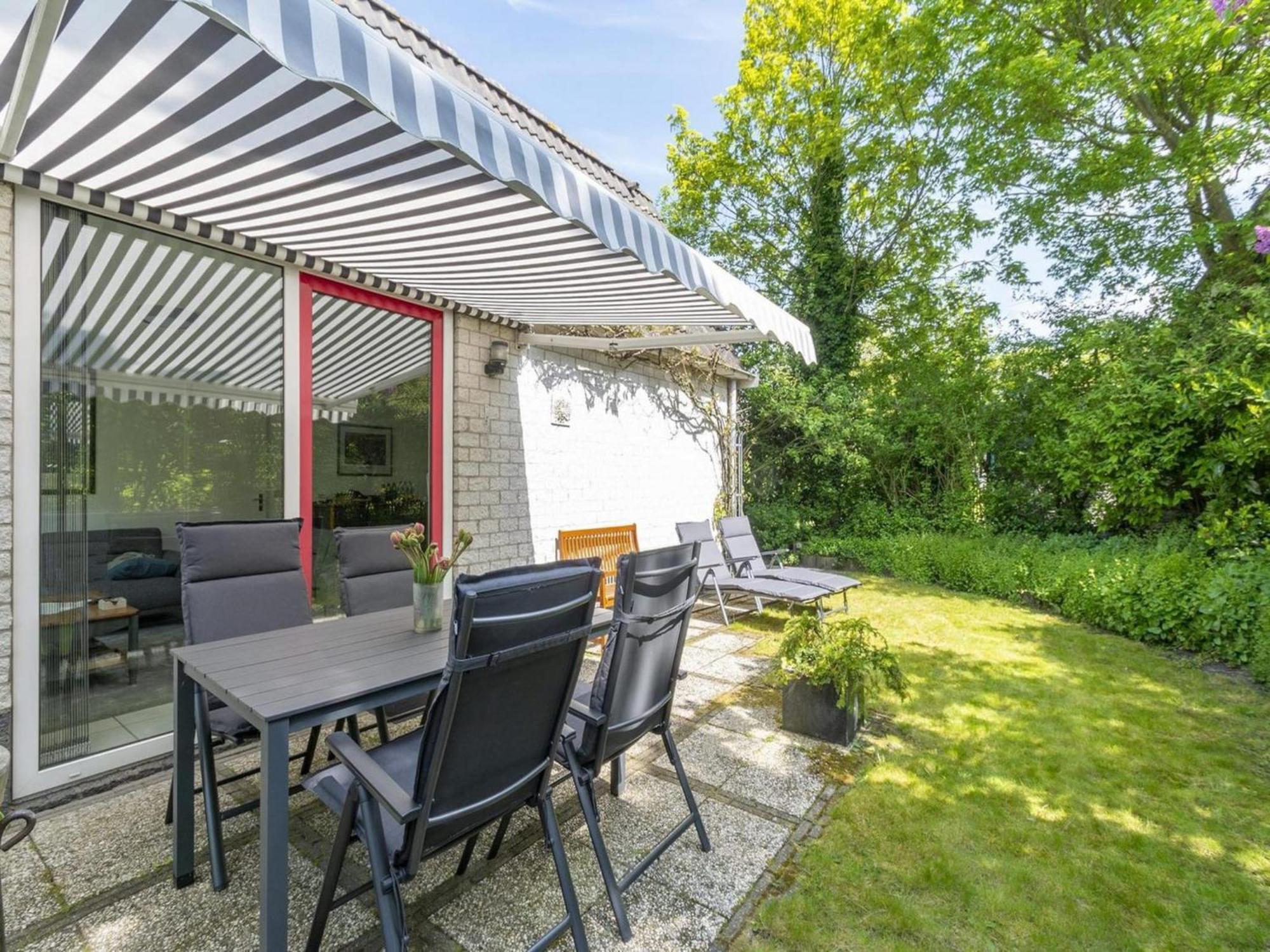 Cozy Holiday Home With Pool Sint Maartensvlotbrug Exterior photo